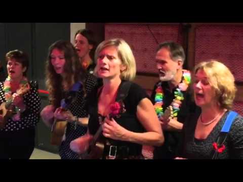 OUD - Suspicious Minds @ Premiere Elvis Never Left The Building Frédérique Spigt & Annet Malherbe