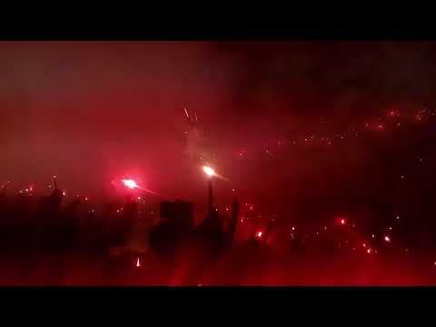 "Espectacular recibimiento de la Turba Roja en la Semifinal contra Alianza" Barra: Turba Roja • Club: Deportivo FAS