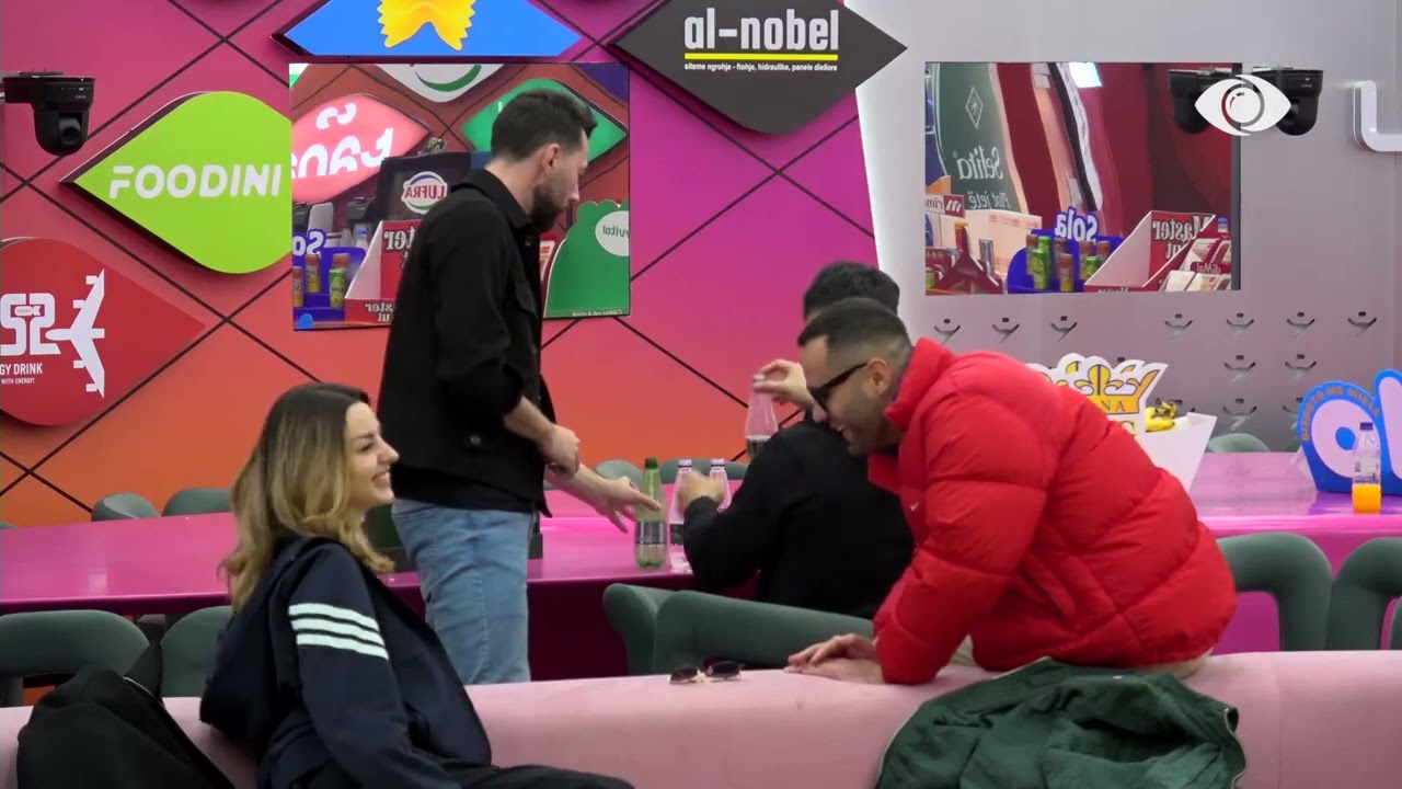 Eriku fryn mbi bidona për të krijuar melodi, Stenaldo hedh batuta