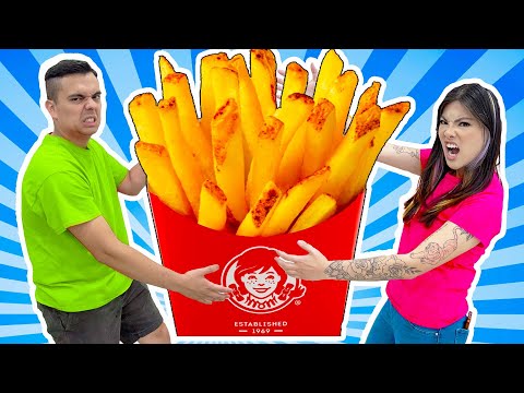 LOUCO COMENDO WENDY'S FOOD | COMENDO APENAS AS MAIORES FRITAS E HAMBÚRGUERES DO MUNDO EM 24 HORAS POR SWEEDEE