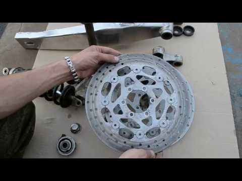 Восстановление Yamaha FZR250R. Состояние задней подвески, рулевой колонки и тормозных дисков.