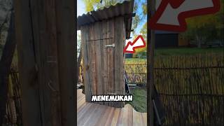 Download lagu This Girl Was Surprised When She Opened The Old Bathroom Door 😱 mp3