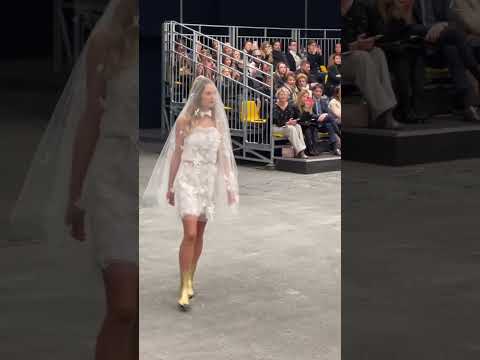 Anna ewers closed Chanel Spring-summer 23 Couture show as the Bride  🌼🕊️🌼