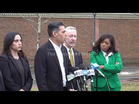 House Oversight Committee Democrats skeptical as mogul Les Wexner says he was 'duped' by Epstein