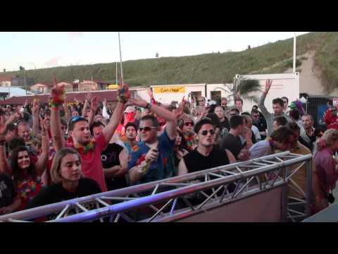 Dumonde Playing Binary Finary - 2000 (Dumonde Remix) @ Luminosity Beach Festival 2011 Part 10