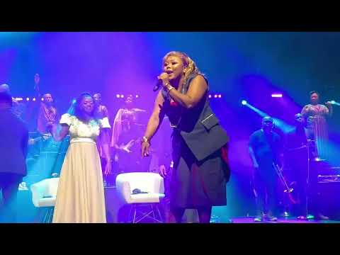 Mpumi Mtsweni & Ayanda Ntanzi - Ukhona | Spirit of Praise 
