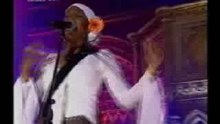 India Aire &quot;interested&quot; live in London