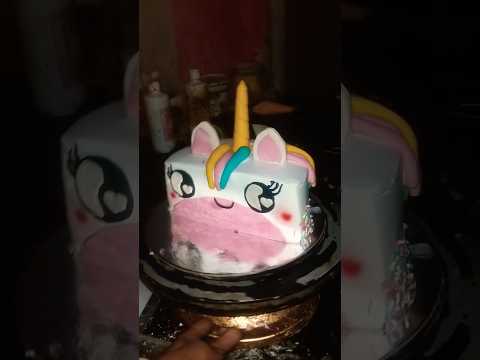 Horses cake decorating||
