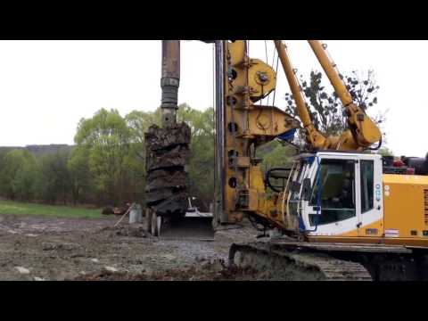 Dialnica D1 Budimir - Bidovce ( vystavba km 8,5) Bauer BG 28