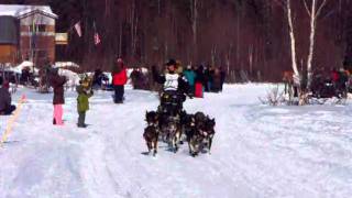 preview picture of video 'Iditarod 2011  #27 Mike Santos from Cantwell, Alaska'