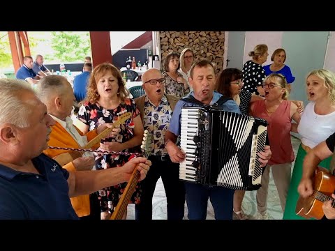 U ZORU SAM SLATKI SANAK SNIO(EJ MJESEČE STARA BEKRIJO)-VESELI BEĆARI -DRUŽENJE KOD MENE U FURJANU...