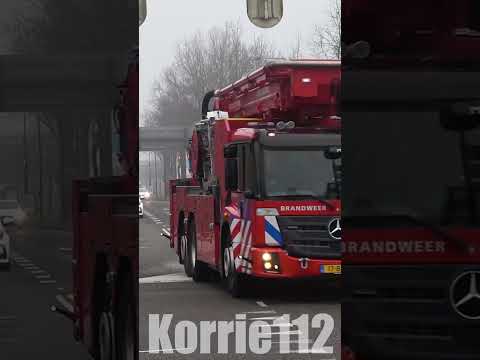 #Brandweer Emmen met spoed naar dakbrand #throwbacktuesday #feuerwehr #firedepartment #fire