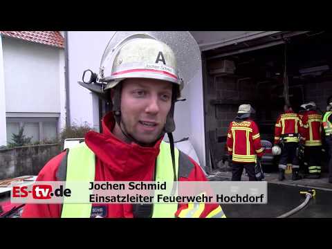 Unfall in Hochdorf: Auto fährt mit Vollgas in Garagentor