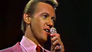 The Righteous Brothers - Unchained Melody — (Official Video)