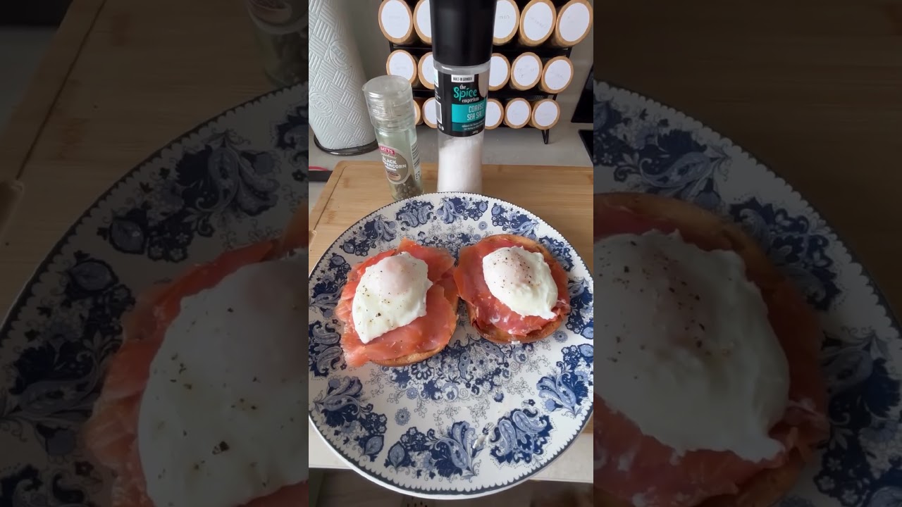 Bagels with salmon and poached eggs #glutenfree #dairyfree #food