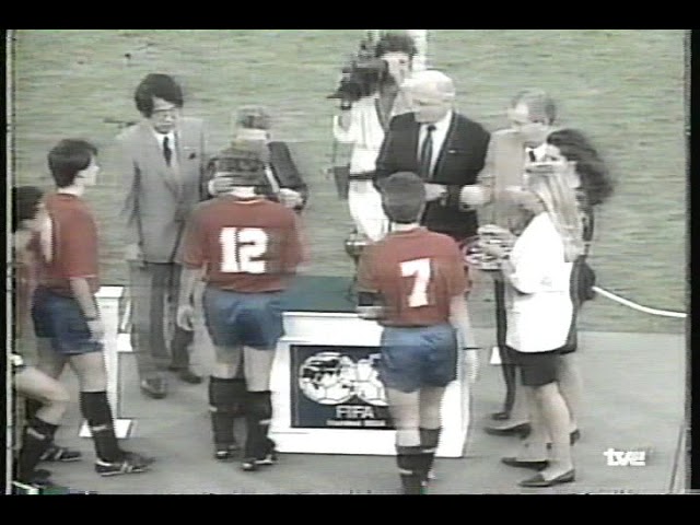 Vídeo relacionado con Genérico ENCICLOPEDIA UNIVERSAL DEL FUTBOL FASCÍCULO 1 1991