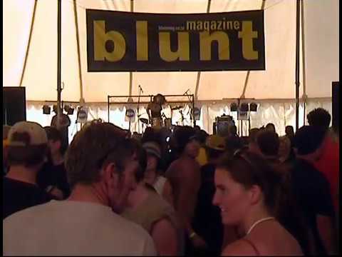 Drei Flaschen inna Plastiktüte - Live in Südafrika (Woodstock Festival) 2005