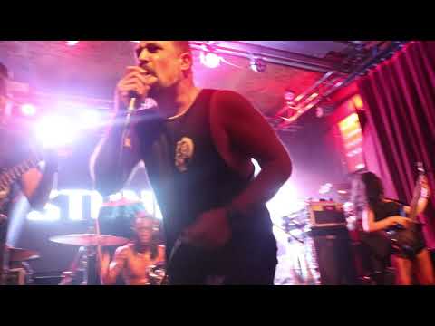 STONER CON KNARIO DE PLAN 4 EN EL TEATRITO