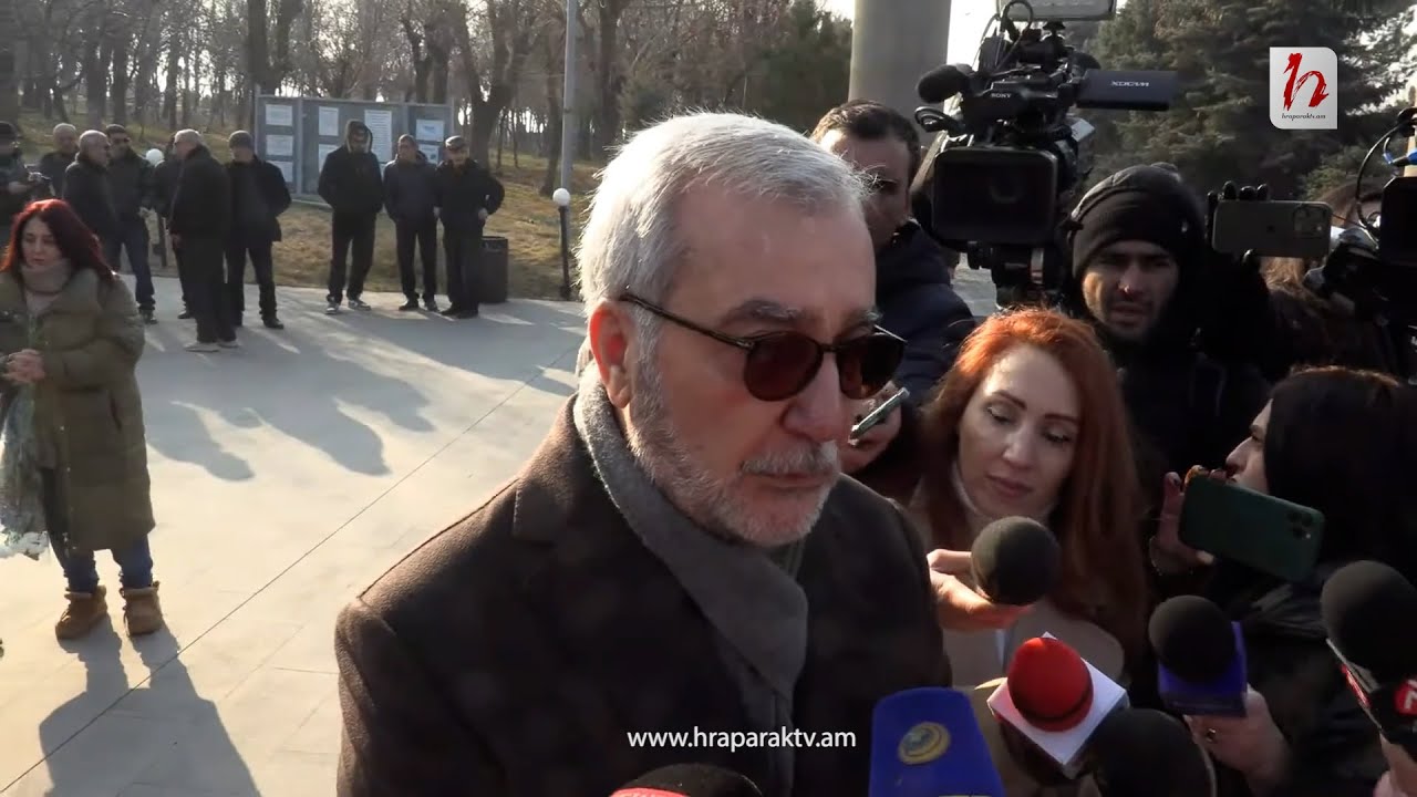 Վազգեն Սարգսյանը նվաճող էր, դուք ո՞վ եք. Անդրանիկ Քոչարյանն անպատասխան թողեց անհարմար հարցերը