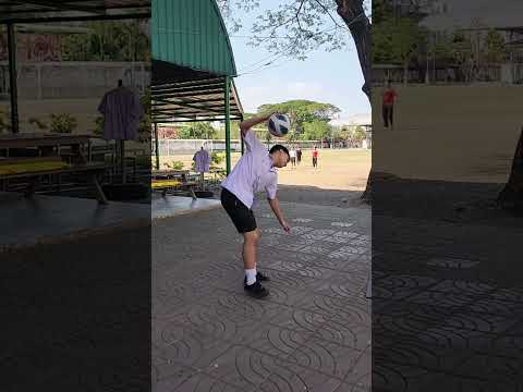 แข่งรับบอลเก่งหรือกาก