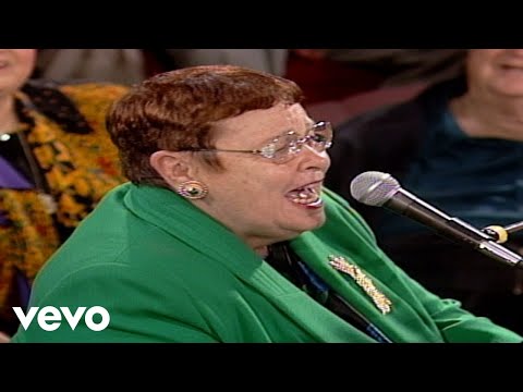 Bill & Gloria Gaither - Sweet Jesus [Live] ft. Doris Akers