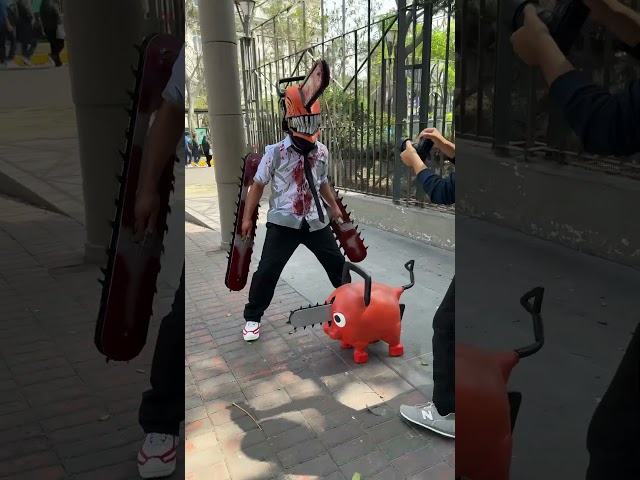 Vídeo relacionado con Yuulibux Máscara Denji de Chainsaw Man, accesorio de cosplay de Halloween y Navidad para los fanáticos del anime Chainsaw Man (sierra de brazo)