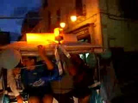 IL TRENINO DELLA SIBILLA CUMA IN MEZZO AL PAESE DI BACOLI