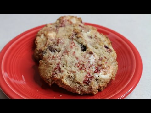 ディズニーランドのラズベリーホワイトチョコレートチップクッキー (Disneyland's Raspberry White Chocolate Chip Cookies)