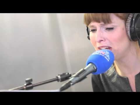 MNM: Amaryllis Uitterlinden - Can't Feel My Face