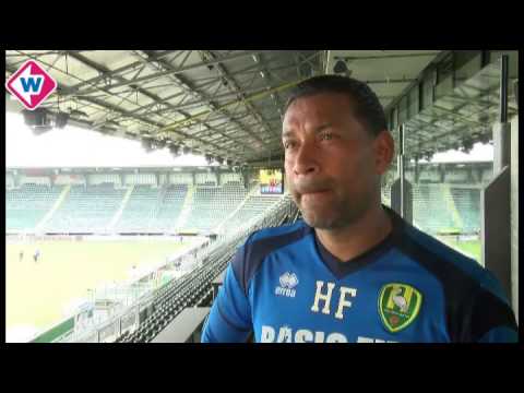 ADO-trainer Henk Fraser blikt vooruit op ADO Den Haag - PSV