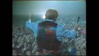 Chanteur de jazz michel Sardou