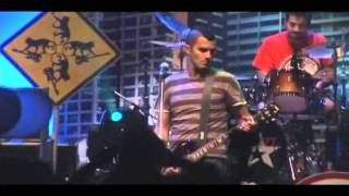 Attaque 77 - Plaza de perros (Karmagedon DVD)