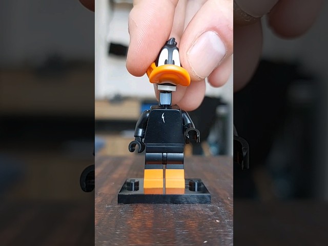 Vídeo relacionado con LEGO Looney Tunes Series 1 Daffy Duck Minifigure 71030 (Bagged)