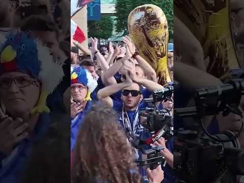 🐓🇫🇷 Les fans français mettent l'ambiance à Boston avant le choc contre le Maroc !