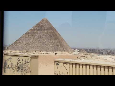 A gízai piramisok között - HD