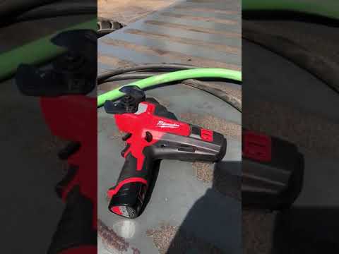 Кабелерез аккумуляторный до 32 мм M12 CC-0 4933431600 MILWAUKEE Кабелерез аккумуляторный до 32 мм M12 CC-0 4933431600 MILWAUKEE