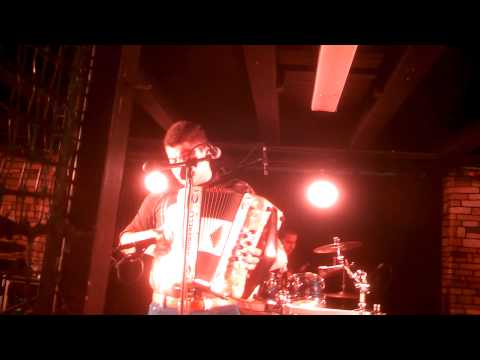 El noveno escalón y la cazadora