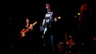 The Von Bondies - Accidents Will Happen (live)