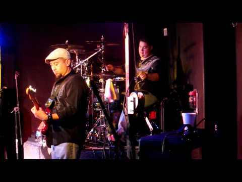 Jay Perez / Aaron Holler / "The Band" - Live - Amame