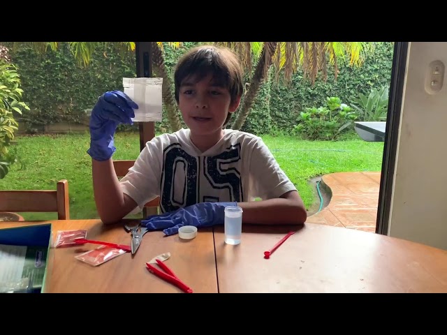 Vídeo relacionado con Clementoni Kit Cristales 55533 Juego científico y Educativo para Crear Tus Propios Cristales de una Forma rápida, Segura y Divertida. Juguete en español, a Partir de 8 años.