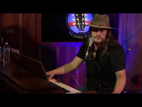 Adam Wakefield "Baby I'm Yours" on Muscle Shoals to Music Row LIVE