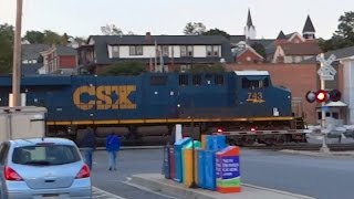 preview picture of video 'Fast CSX Coal Train Blowing Thru Brunswick'