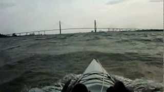 preview picture of video 'Kayaking into washboard waves,Charleston Harbor'