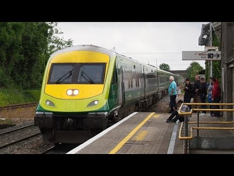 Irish Rail MRK 4 DVT 4007 + 201 GM Loco 225 & Irish Rail 22000 Class DMU 22135 | Ballybrophy Station