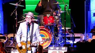 elvis costello - beacon theater - nyc - 5/24/11 - black and white world