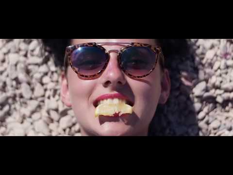 Hak op de Tak & Barry Fest - Vamos A La Playa (Official Videoclip)