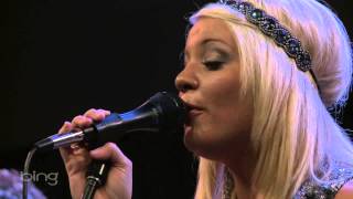 Lauren Alaina - The Locket (Bing Lounge)