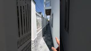 Nhà 5m x 17m / 1lầu 4pn 2tolet/ SHR/ giá: 2ty500triệu TL . Vị trí: ngã ba Tân kim- Long An.