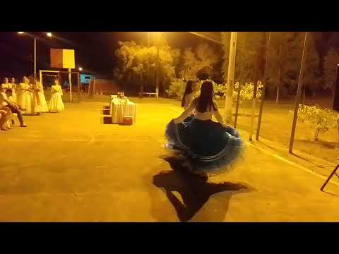 (1)momento artístico en un acto cultural del centro juvenil 22 de diciembre.