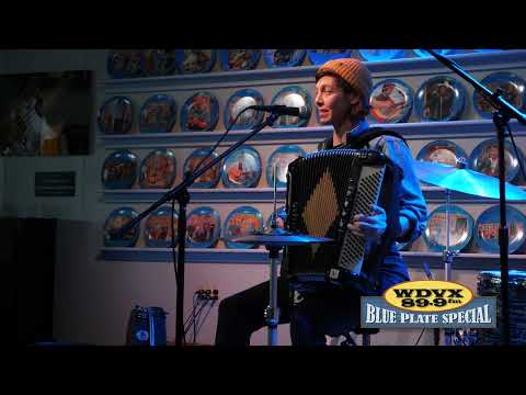 Aurora Nealand, "Shall Not Want," Live on The WDVX Blue Plate Special